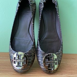 Preowned Tory Burch Gold/Bronze Reva in Mettalic Lizard Leather. Size US 8